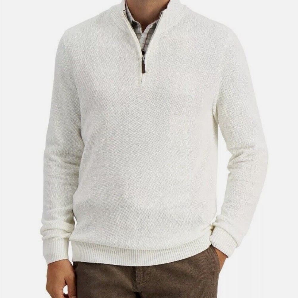 New- tag removed
Club Room Men’s Ivory Sweater Size XL